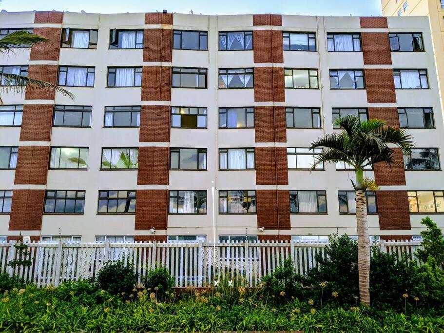 Capri24 - Modern Overlooking The Sea Apartment Amanzimtoti