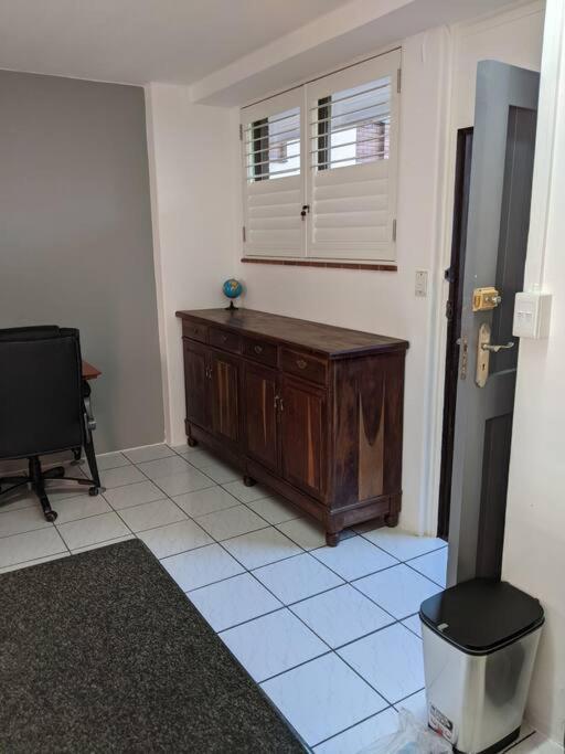 Capri24 - Modern Overlooking The Sea * Amanzimtoti