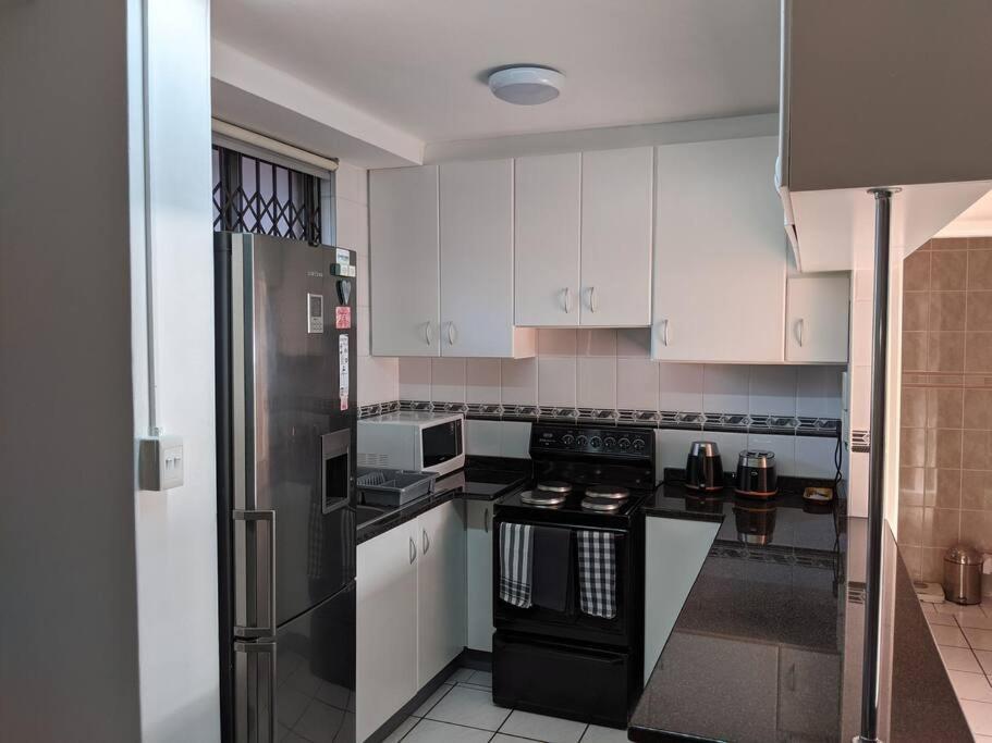 Capri24 - Modern Overlooking The Sea Apartment Amanzimtoti