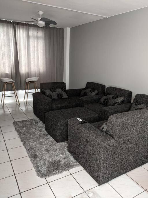 Capri24 - Modern Overlooking The Sea Apartment Amanzimtoti