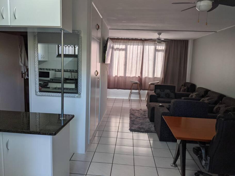 Capri24 - Modern Overlooking The Sea * Amanzimtoti