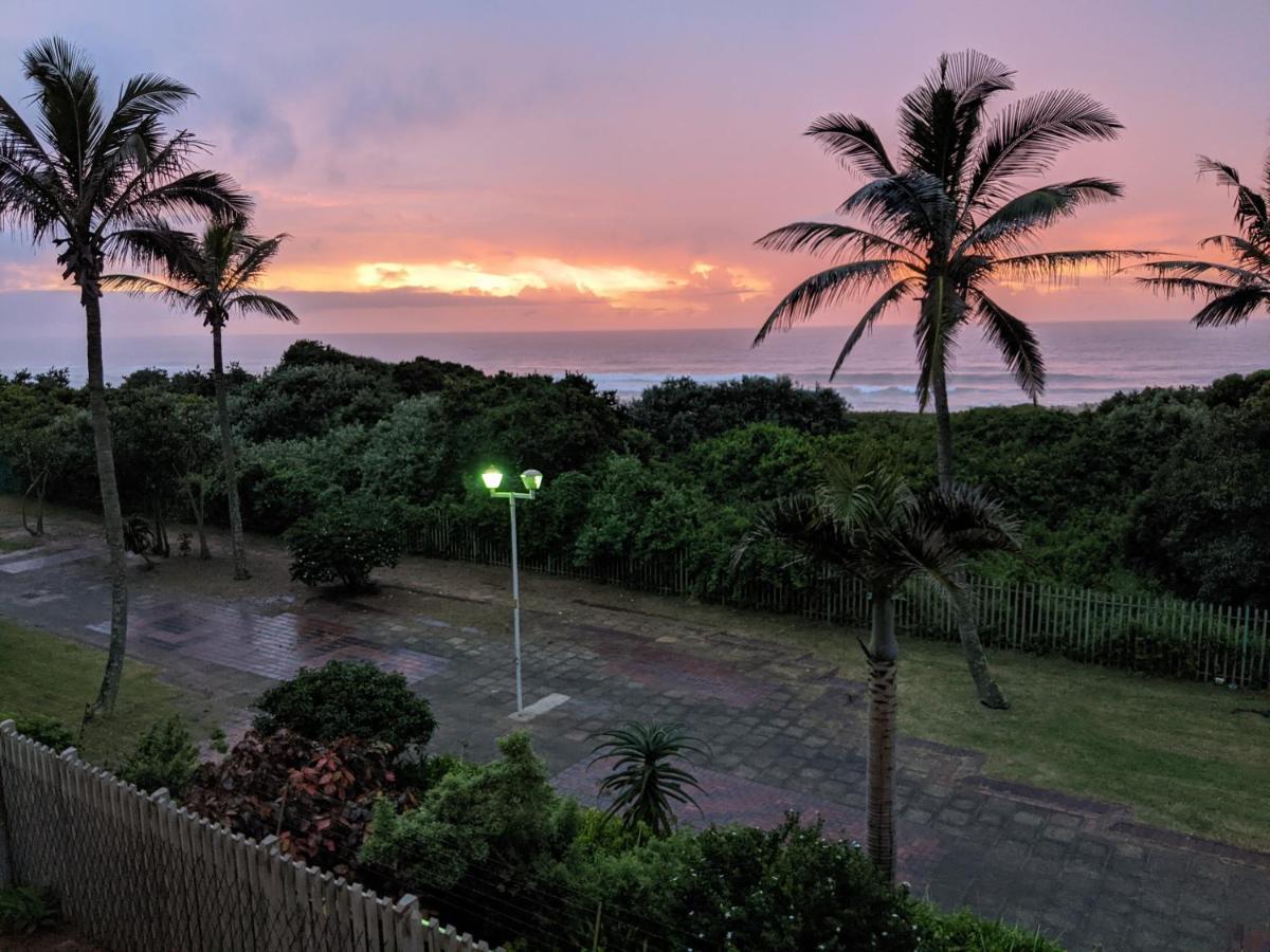 Capri24 - Modern Overlooking The Sea Apartment Amanzimtoti